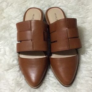 KELSI DAGGERAssembly Mule in cinnamon like new!